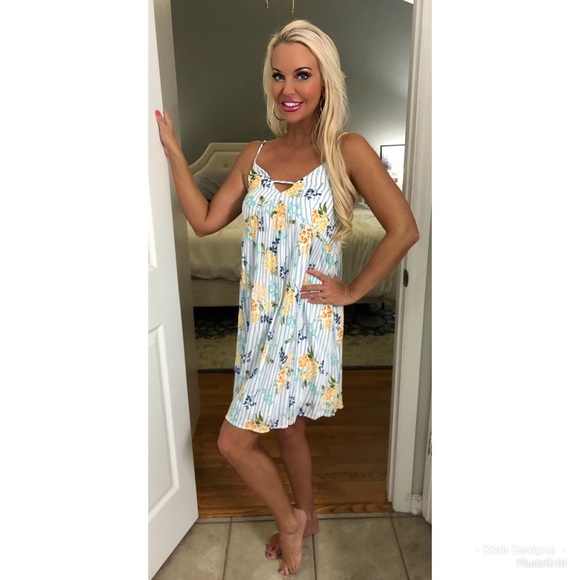 🌸 LAST 1! Pastel Contrast Striped/Floral 🌺Dress! - Picture 3 of 3